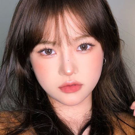 chinese girl makeup ulzzang fashion asian cute soft angel aesthetic korean japanese grunge dark peachy Aegyo Sal Aesthetic, Peachy Douyin Makeup, Korean Aegyo Sal Makeup, Light Feminity, Japanese Style Makeup, Aegyo Sal Makeup, Soft Angel Aesthetic, Peachy Makeup Look, Japanese Grunge