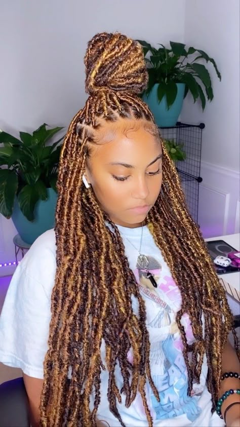 kailovestyle on Instagram: First style of the new year 🤩 🤍18in Knotless Soft Locs 🤍Colors: 27, 30, & 4 Use the code XMAS for 15% off locs @kailovestyle… Soft Locs Black Women With Color, Two Color Soft Locs, Color 27 Soft Locs, 27 Soft Locs, Soft Locs Color Ideas, Color 30 Soft Locs, Loc Extensions Permanent Human Hair, Soft Locs Hairstyles Color, Faux Locs Color Ideas