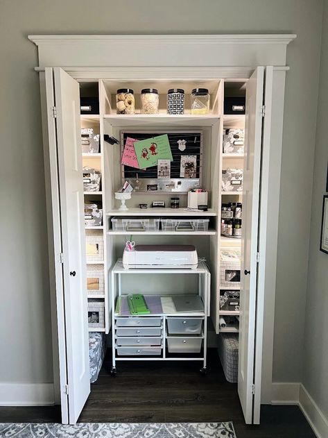 My New Organized Home Office Closet Office Storage Closet, Storage Closet Organization Ideas, Office Supplies Closet, Closet Makeovers, Organized Home Office, Closet Office Organization, Diy Closet System, Design Closet, Clever Closet