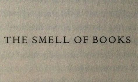 The Smell Of Books, Smell Of Books, Stile Harry Potter, Ravenclaw Aesthetic, Aleister Crowley, Personal Aesthetic, Dark Academia Aesthetic, Girl Reading, Academia Aesthetic