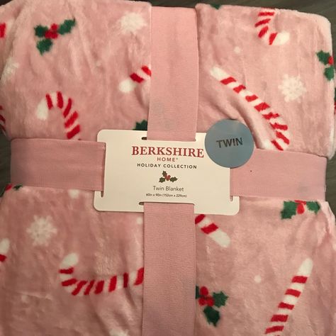 New Pink Candy Cane Christmas Blanket Size Twin Great Warm Cozy Blanket Pink Fast Shipping Pink Christmas Comforter, Chrismas Blankets, Christmas Themed Room Decor, Girly Christmas Bedroom, Cute Christmas Blankets, Christmas Blankets Aesthetic, Pink Christmas Blanket, Christmas Blanket Aesthetic, Christmas Room Decor Pink