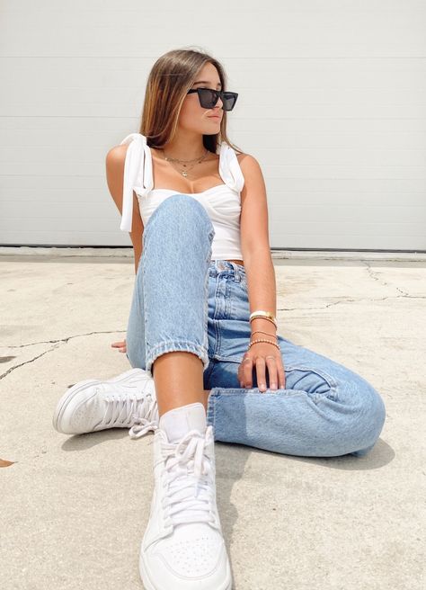 White Jordans Outfit Women, White Air Jordan 1 Outfit Women, Air Jordan Summer Outfit, Summer Jordan 1 Outfit, White Jordan 1 Women Outfit, Jordan 1 White Outfit, Nike Jordan Air 1 Women Outfit, Nike Air Jordans Outfit Woman, White Jordans Outfit