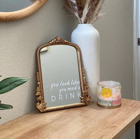 Mirror Wedding Signs, Mirror Wedding, Custom Mirror, Wedding Mirror, Projets Cricut, Private Wedding, Mirror Sign, Mirror Gold, Future Wedding Plans