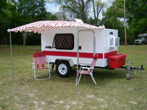 Runaway Campers , based out of Marion County, Florida are not your typical teardrop trailer. These boxy, lightweight trailers are essentiall... Runaway Camper, Glamping Trailer, Pop Up Camper Trailer, Boler Trailer, Lightweight Trailers, Happy Glamper, Diy Camper Trailer, True Character, Camper Hacks