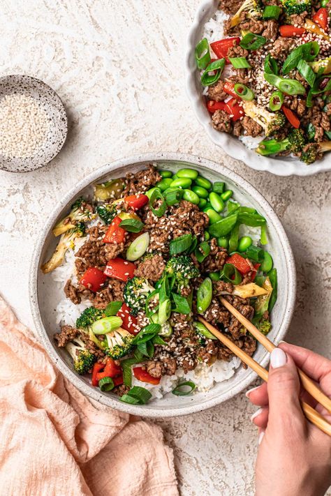 A quick, easy and delicious dinner, these Teriyaki Beef Bowls are made in under 30 minutes. Gluten Free Teriyaki, Gluten Free Teriyaki Sauce, Teriyaki Sauce Recipe, Dinner Recipes Healthy Family, Plant Based Recipes Dinner, Teriyaki Beef, Chicken Rice Bowls, Beef Bowls, Homemade Teriyaki Sauce