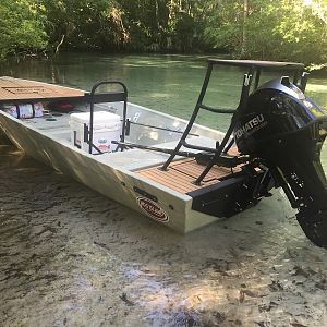 Hog Island SW16 | Dedicated To The Smallest Of Skiffs Jon Boat Skiff Conversion, John Boat Modifications, John Boat Ideas, Skiff Boat Ideas, Poling Platform, Jon Boat Project, Boat Conversion, Mud Boats, Jon Boat Modifications