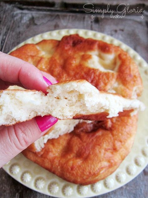 Homemade Fry Bread by SimplyGloria.com Alaskan Fry Bread Recipe, Utah Scones, Spanish Meals, Fry Bread Recipe, Fried Bread Recipe, Homemade Fries, Native American Food, Fry Bread, Indian Bread