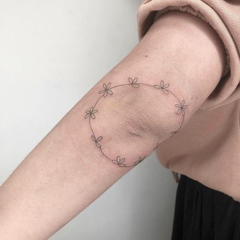 Daisy Crown Tattoo, Flower Crown Tattoo, Daisy Crown, Crown Tattoo, Flower Crown, Daisy, Crown, Tattoos, On Instagram