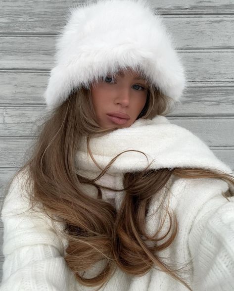 Winter Bucket Hat, Fur Accessories, St Moritz, Ski Season, Winter Outfit Inspiration, Christmas Photoshoot, White Faux Fur, Winter Aesthetic, Outfits With Hats