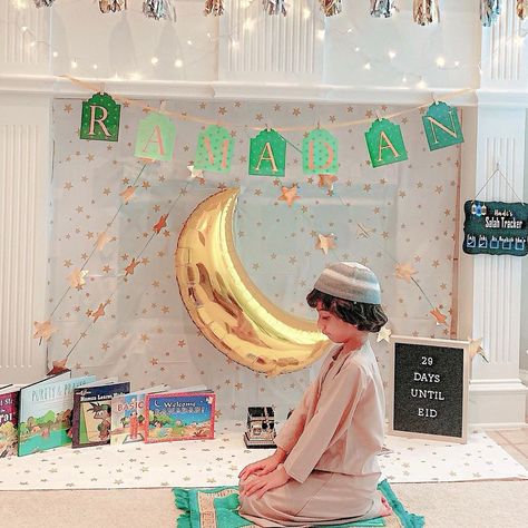 Last 10 Days Of Ramadan, Deco Ramadan, Decoraciones Ramadan, Muslim Prayer Room Ideas, Eid Ideas, Prayer Room Ideas, Eid Decorations, Eid Decor, Ramadan Kids