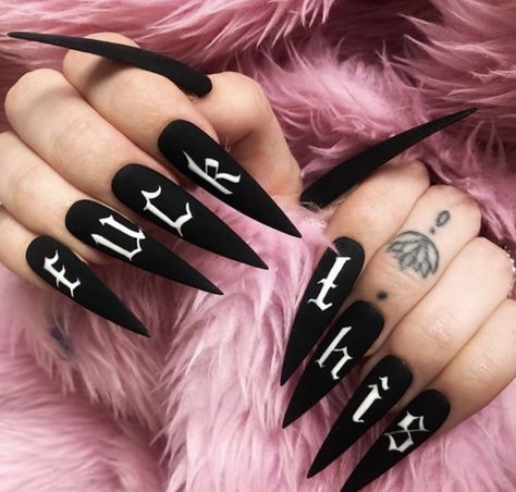 Halloween Nails Diy, Gothic Nails, Goth Nails, Edgy Nails, Grunge Nails, Makijaż Smokey Eye, Acrylic Nails Coffin Short, Fire Nails, Dope Nails