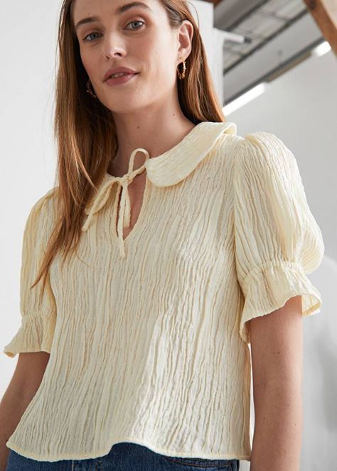 Beautiful White Dresses, Cream Blouse, Chic Blouses, Simply Chic, Puff Sleeve Top, Fashion Story, Summer Trends, Cut Jeans, Mulberry Silk