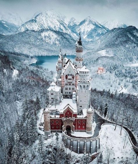 Neuschwanstein Castle Winter, Germany Castles, Neuschwanstein Castle, Cinderella Castle, Sky Landscape, Manama, Fantasy Castle, Beautiful Castles, Bavaria