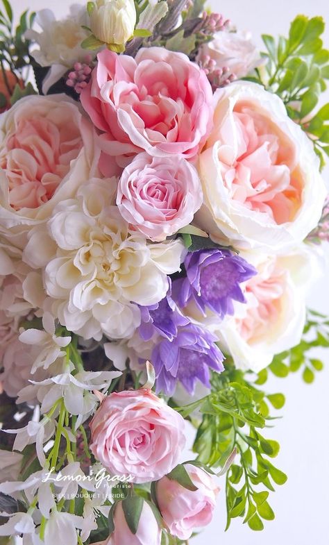 Spring Wedding Bridesmaids, Church Wedding Flowers, Spring Bouquet, Trendy Flowers, Beautiful Flower Arrangements, Flowers Spring, Deco Floral, Pastel Flowers, Wedding Bridesmaid