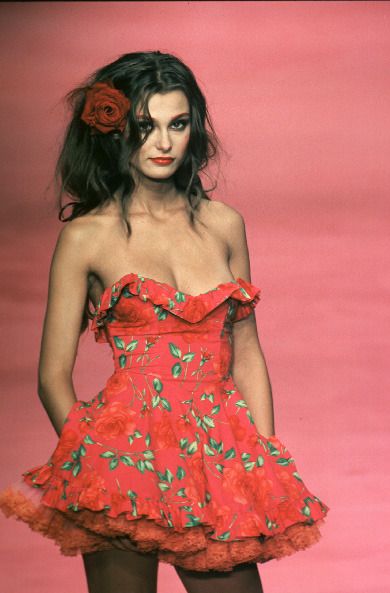 the original supermodels Betsey Johnson Runway, French Style Outfits, Personal Style Types, Haute Couture Looks, 90s Runway Fashion, Runway Fashion Couture, Vintage Runway, Original Supermodels, Vintage Betsey Johnson