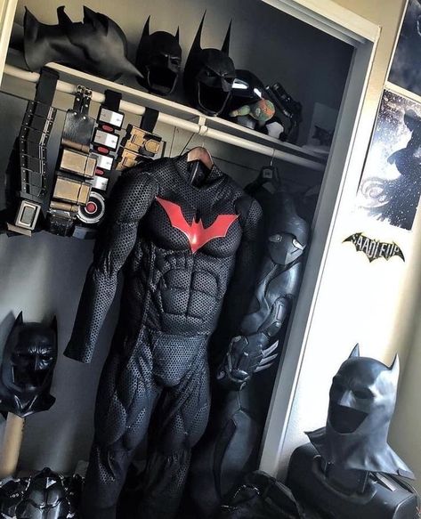 Batman Room, Batman Suit, Batman Concept, Batman Costumes, Batman Armor, Batman Cosplay, Batman Costume, Batman Pictures, Superhero Costumes