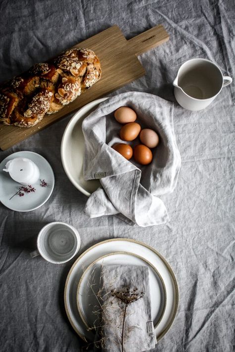 Easter Brunch Ideas Table Settings, Brunch Ideas Table Settings, Easter Brunch Table Setting, Easter Brunch Decorations, Easter Brunch Ideas, Brunch Table Setting, Easter Brunch Table, Trendy Easter, Breakfast Table Setting