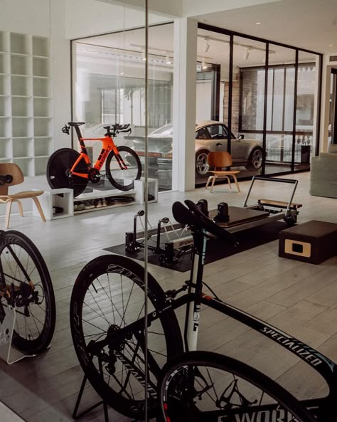 Car Garage Design Interior, Inside Garage Ideas, Porsche Garage, A Frame House Kits, Garage Design Interior, Garage Renovation, Cool Garages, Garage Style, Ultimate Garage