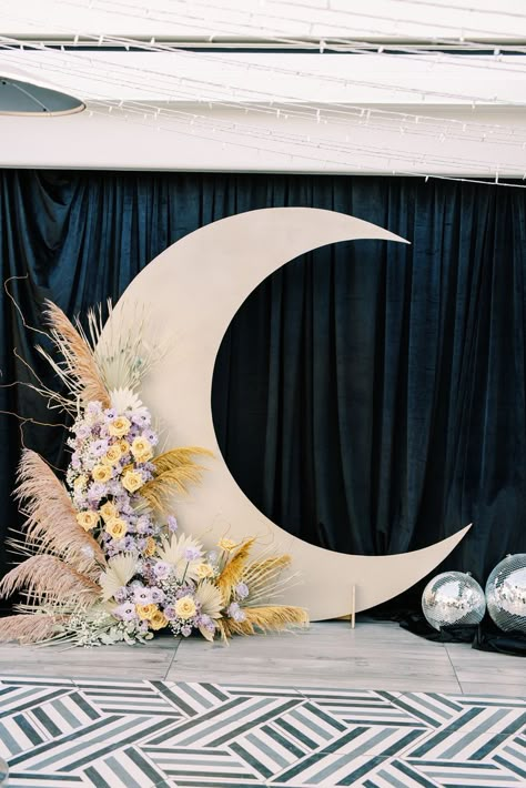 Celestial Party Decorations Diy, Spiritual Party Decorations, Moon Themed Decorations, Goddess Party Theme Decor, Moon Theme Decoration, Moon Theme Birthday Decoration, Dreamy Decor Party, Over The Moon Party Theme, Astrology Themed Birthday Party