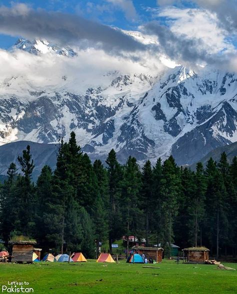 Camping at the Fairy Meadows. 😍  Details: Fairy Meadows is a #grassland near one of the base camp sites of the Nanga Parbat (the 9th highest mountain in the world), located in Diamer District, Gilgit Baltistan, Pakistan. 🇵🇰 . Pakistan Nature, Pakistan Tourism, Nanga Parbat, Pakistani People, Beautiful Pakistan, Pakistan Travel, Gilgit Baltistan, Mountains Landscape, Outdoor Climbing