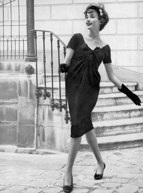 Glamorous Photos of German Model Gitta Schilling in the 1950s ~ Vintage Everyday German Model, Paris Vogue, Chemise Dress, Jeanne Lanvin, German Fashion, Guy Laroche, Original Fashion, October 1, Music Fashion