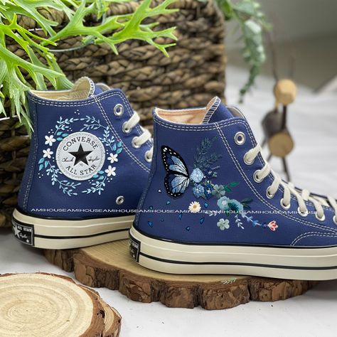 Cute Converse Shoes High Tops, Unique Shoes Women, Converse Butterfly, Converse Custom Ideas, Butterfly Converse, Embroidered Converse High Tops, Butterfly Sneakers, Butterfly Things, Unique Converse