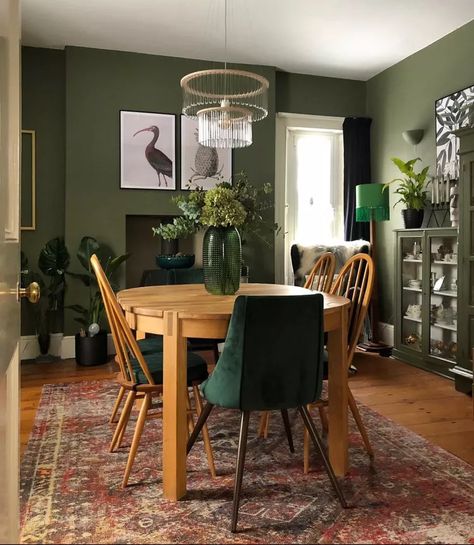 Green Wall Dining Room, 1930s House Interior Living Rooms, 1930s Dining Room, 1930s House Interior, Wall Dining Room, Best Wall Paint, Pink Painted Walls, Bohemian Dining Room, Creative Wall Painting