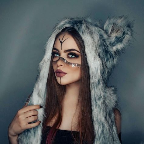 @veles_world on Instagram: “She wolf 🐺 @tanya_bright” Wolf Costume Makeup, Werewolf Makeup, Wolf Halloween Costume, Wolf Makeup, Forest Fashion, Rustic Outfits, Wolf Hoodie, Wolf Costume, Hood Hat