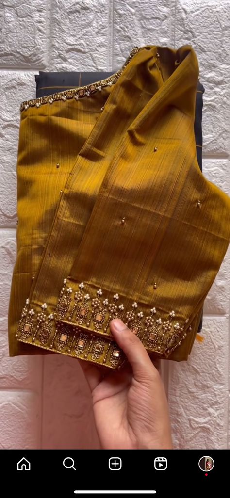 Lehenga Aari Work Designs, Traditional Blouse Work Designs, Aariwork Blouse Design Simple, Simple Blouse Aari Work Designs, Simple Blouse Embroidery Designs, Simple Ariwork Blouse, Simple Bridal Blouse Designs, Simple Blouse Work Designs, Bridal Blouse Designs Simple