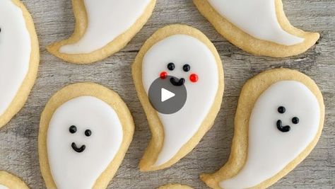 Cute Ghost Cookies, Ghost Sugar Cookies, Primitive Fall Crafts, Baking Holiday, Halloween Sugar Cookies, Buttery Shortbread, Ghost Cookies, Make Halloween, Farm Stuff