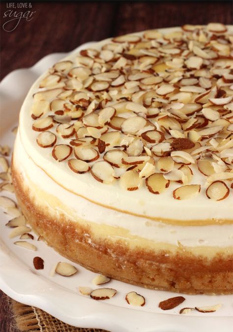 Cheesecake With Alcohol, Amaretto Cheesecake Recipes, Amaretto Cake Recipe, Homemade Mousse, Flavored Cheesecake, Amaretto Cheesecake, Amaretto Cake, Cheesecake Mousse, Best Cheesecake