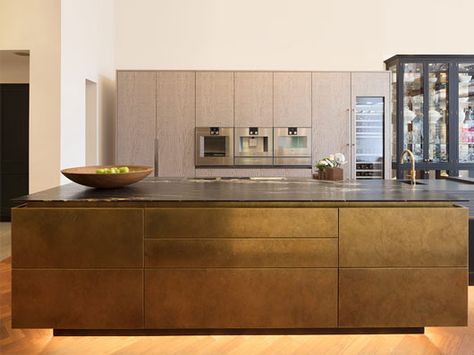 Brass Kitchen Island, Bespoke Kitchen Island, Luxury Kitchen Island, Contemporary Style Kitchen, Bronze Kitchen, Kitchen Showroom, Kitchen Colour Schemes, Metal Kitchen, Round House