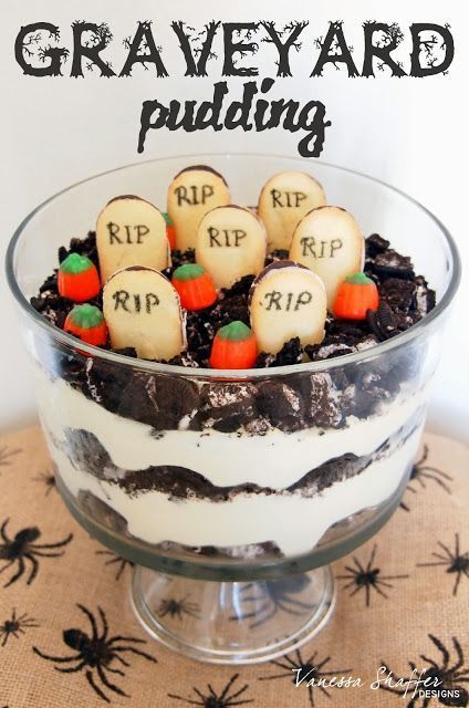 Graveyard Pudding, Dirt Pudding Recipes, Desserts Halloween, Menu Halloween, Pasteles Halloween, Postres Halloween, Recetas Halloween, Halloween Punch, Treats Halloween