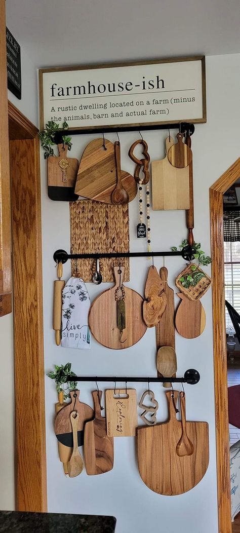 Display Charcuterie Boards In Kitchen, Charcuterie Board Wall Display Ideas, Charcuterie Board Hanging On Wall, Bread Board Wall Display, Bread Board Wall, Barndominium Kitchen, Kitchen Neutral, Nest Ideas, Kitchen Gallery Wall