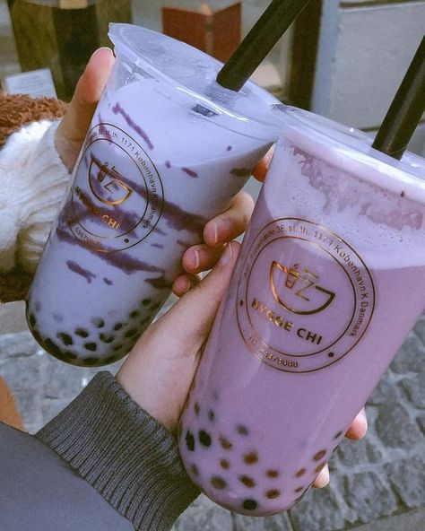 Boba Tea Purple, Purple Boba Aesthetic, Purple Boba Tea Aesthetic, Taro Bubble Tea Aesthetic, Purple Aesthetic Drink, Bubble Tea Aesthetic Instagram, Boba Purple, Purple Coffee Shop, Purple Boba Tea