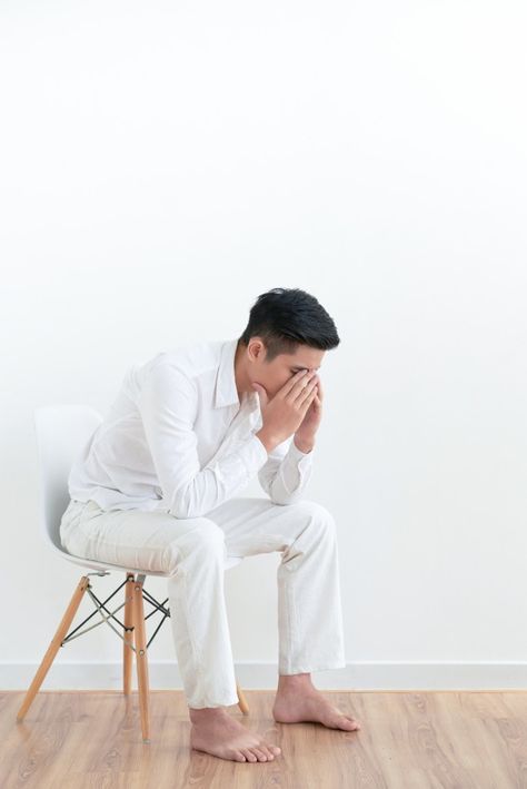 Hands On Face, Hand On Head, Man Face, Chinese Man, Middle Aged Women, Man Sitting, Person Sitting, After Break Up, Purple Walls