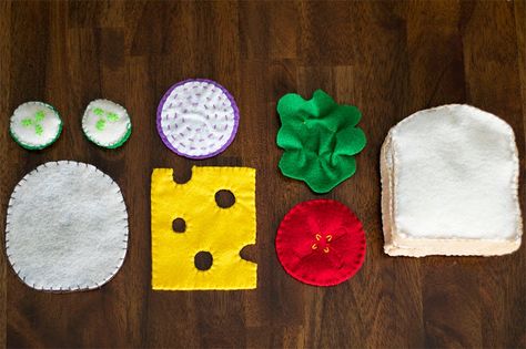 Felt Sandwich, Felt Food Diy, Felt Food Patterns, Felt Play Food, Pretend Food, How To Make Sandwich, Food Patterns, Homemade Toys, Toy Food