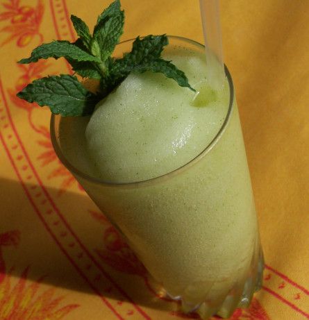 Frozen Mint Julep Mint Julep Punch, Bunco Themes, Julep Recipe, Mint Julep Recipe, Mint Juleps, Mint Simple Syrup, Derby Ideas, Ky Derby, Kentucky Girl