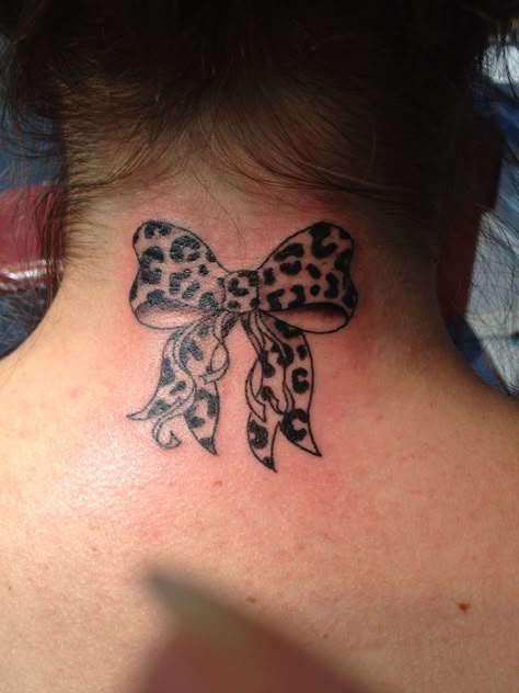 My leopard bow! Will be pink soon :) Leopard Print Bow Tattoo, Leopard Bow Tattoo, Cheetah Print Hand Tattoo, Leapord Print Tattoo Ideas For Women, Cheetah Tattoos, Cheetah Print Tattoos, Leopard Print Tattoos, Cheetah Tattoo, Bow Tattoo Designs