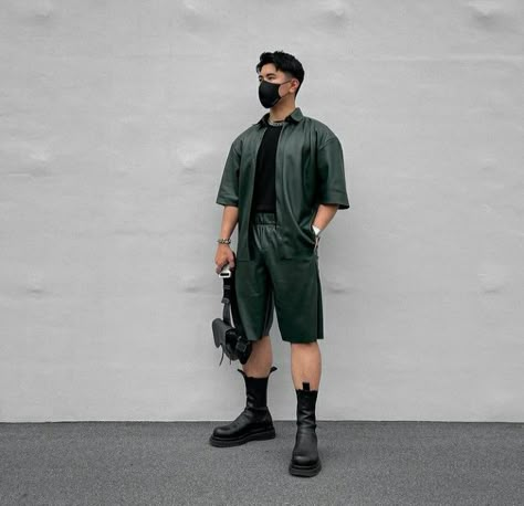 Boots And Shorts Outfit Men, Rave Outfit Men, Rave Outfits Men, Boots Outfit Men, Mens Shorts Outfits, Oversized Outfit, Queer Fashion, Mens Casual Dress Outfits, Mens Fashion Fall