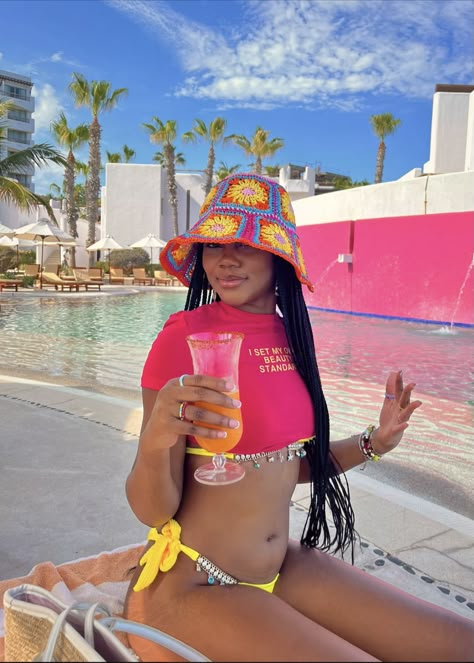 Mexico Baddie Outfits, Baddie Beach Outfits Vacation, Aruba Outfits Black Women, Island Vacation Fits, Luau Outfits Black Women, Pink And Orange Vacation Outfits, Cover Up Outfits Beach, Boat Outfits Black Women, Pictures In Swimsuit