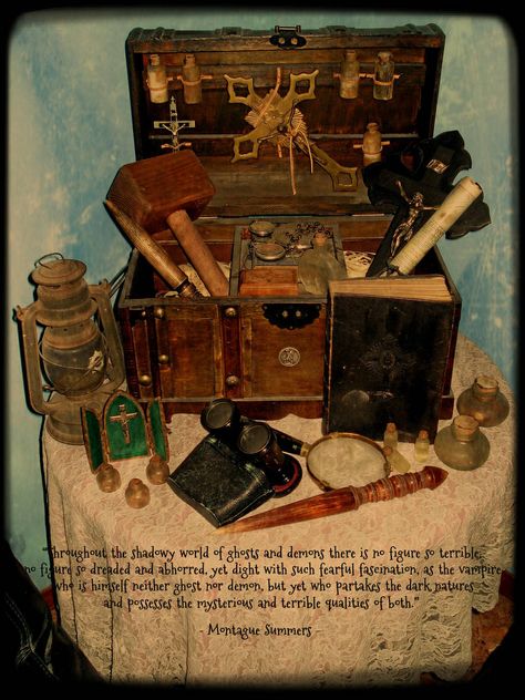 Vampire hunting kit by Jareth-Barnowl 19th Century Vampire, Victorian Hunter, Peddlers Cart, Vampire Valentine, Vampire Hunting Kit, Vampire Kit, Medieval Alchemy, Steampunk Vampire, Pretty Ornaments