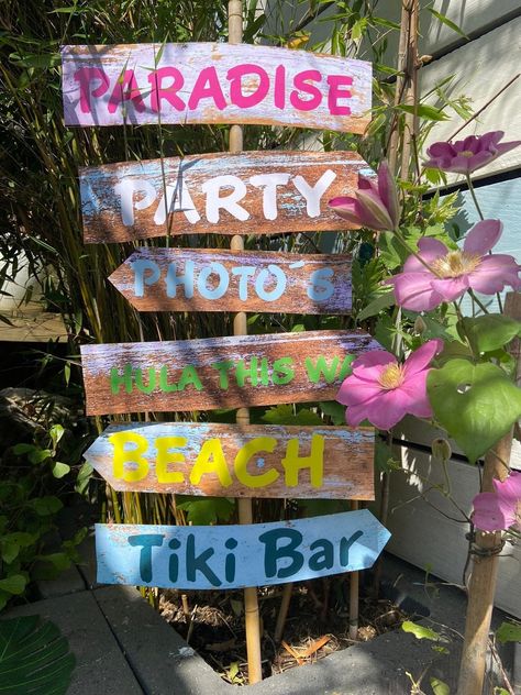 Hawaiian direction sign | Aloha party decor | Summer decoration | Instant download | Digital Pdf THIS IS A DIGITAL FILE  NOTHING PHYSICAL WILL BE SENT TO YOU. ----- HOW IT WORKS ----- 1. View all images and read the listing description. 2. Place your order. 3. Once payment is confirmed, You can download the PDF ----- WHAT WILL I RECEIVE? ----- - A4 Hawaiian direction sign ( 6 signs) - A3 Hawaiian direction sign ( 6 sings) ----- PRINT YOUR FILES ----- You can print the files at home or at any loc Oasis Theme Decor, Aloha Party Decorations Ideas, Tiki Bar Party Decorations, Luau Party Ideas For Adults Decoration, Tacky Tourist Party Decorations, Backyard Hawaiian Party, Diy Hawaiian Decor, Tiki Bar Party Ideas, Beach Decor For Party