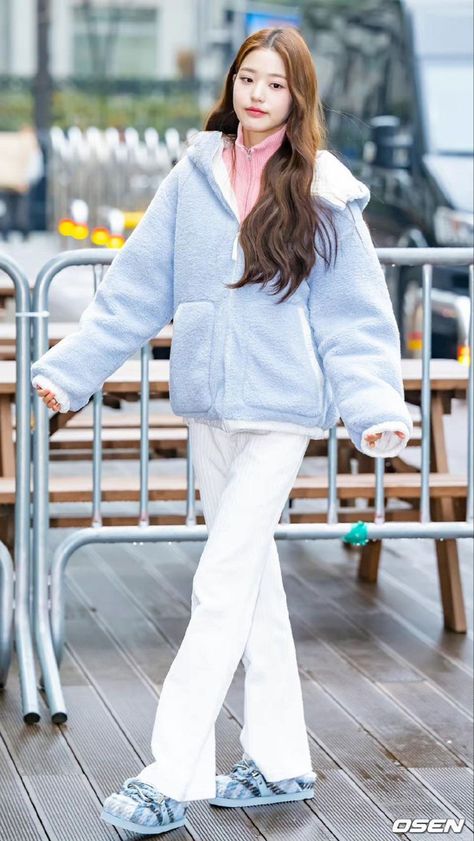 Wonyoung Fashion Style, Wonyoung Casual Outfit, Wonyoung Outfit Casual, Wonyoung Airport Fashion, Wonyoung Clothes, Wongyung Ive, Wonyoung Closet, Wonyoung Style, Wonyoung Outfit