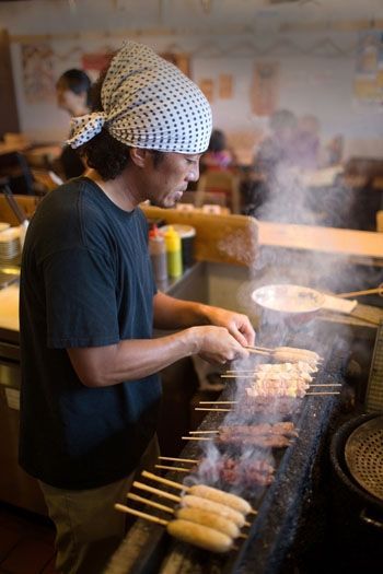 Yakitori Yakyudori serves one of the best ramens that Troy Johnson has ever tasted. #AsianFoodSD Ramen Bar, Japanese Street Food, Bbq Skewers, Ayam Bakar, Asian Street Food, Skewers Grill, Japanese Lifestyle, Food Truck Design, Bbq Restaurant