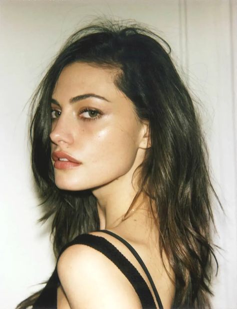 Phoebe Tonkin H2o, 2000s Girl, Lexie Grey, Phoebe Tonkin, Famous Women, Celebrity Look, Face Claims, Celebrity Crush, Fanfiction