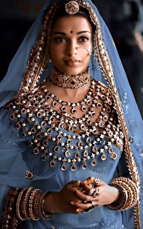 Aishwarya Rai Jodha Akbar, Jodah Akbar, Rajputi Jewellery, Jodha Akbar, Bandhani Dress, Aircraft Interiors, Fashionable Accessories, Indian Bridal Wear, Indian Woman