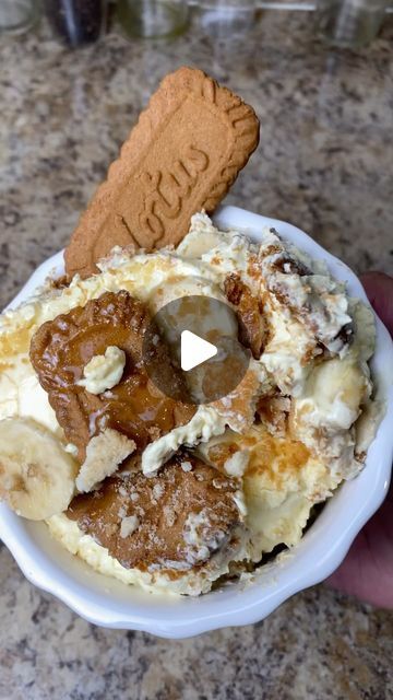 RD Eats🇻🇮 on Instagram: "I tried Biscoff Banana Pudding and I will never go back to regular pudding ever again! 🤤🤤 🍌🥣

#reels #reelsinstagram #reelitfeelit #reeloftheday #foodie #yummy #banana #bananapudding #biscoff #dessert" Biscoff Banana Pudding, Biscoff Pudding, Dessert Casseroles, Biscoff Dessert, Biscoff Banana, Never Go Back, Vanilla Wafers, Food Inspo, April 21