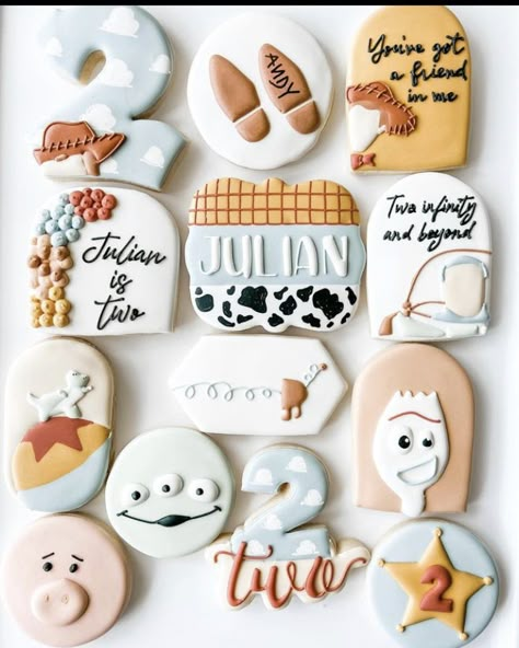 Woody Cookie Decorated, Toy Story Pastel Colors, Toy Story Neutral Party, Toy Story Cookies 2nd Birthday, Neutral Toy Story Party, Toy Story Birthday Cookies, Toy Story Cookies, Toy Story Party Decorations, Disney Cookies