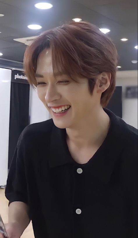 Straykids Lee Know, Skz Lee Know, Minho Straykids, Straykids Minho, Skz Leeknow, Lee Minho Skz, Straykids Leeknow, Minho Straykids Funny, Leeknow Pics